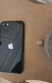 ایفون se2020 128GB