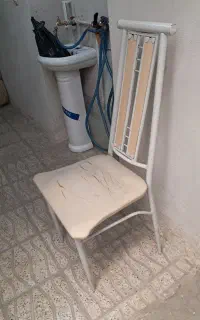 صندلی آهنی محکم و سنگین