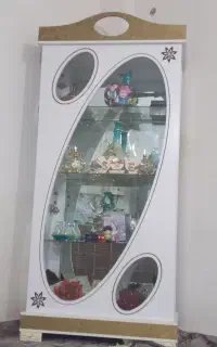 بوفه وچراغ خواب ایستاده