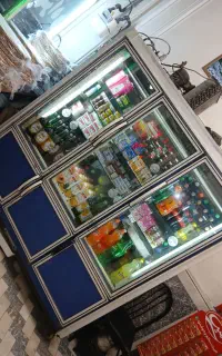 فروشنده خانم