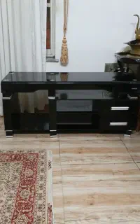 میز تلویزیون شیشه ای بزرگ