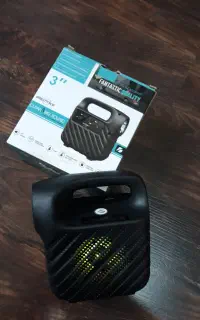 اسپیکر و چراغ قوه فوق‌العاده