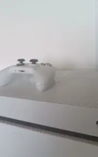 ایکس باکس وان اس.  Xbox one s