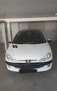 ۲۰۶ سقف شیشه