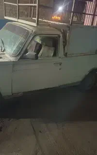 وانت پیکان موتورفنی سالم بدنه نیازبه صافکاری دارد