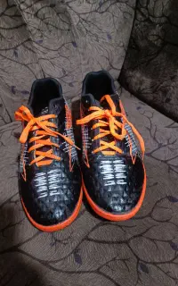 هزار استوک چمن مصنوعی کفش سالن