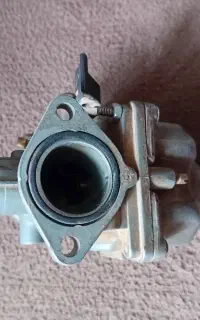 سیلندر انرژی موتور سیکلت وکاربراتور. فابریکی