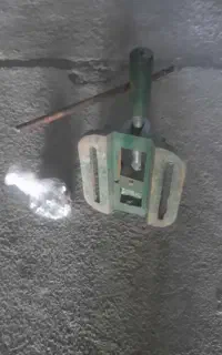 گیره فلزی