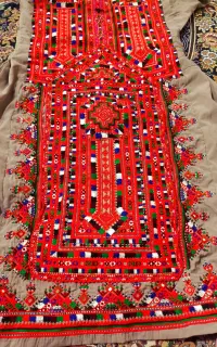 دو عدد لباس