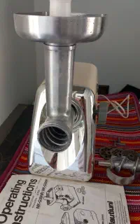 چرخ گوشت واقعا در حد نو