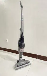 جارو شارژی عصایی بلک اند دکر