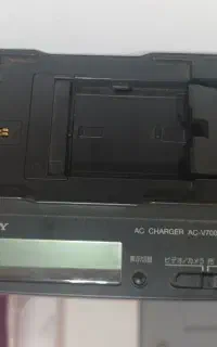 شارژر باتری سونی مدل AC-V700 اصلی