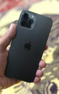 آیفون 12 pro max در حد