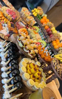 سفارش انواع فینگر فود،میز بار،سینی مزه ،تولد