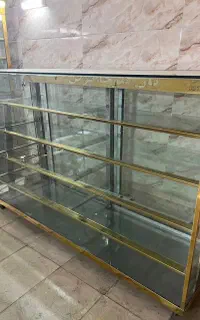 ویترین شیشه ای