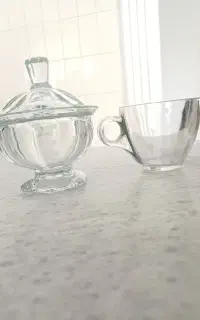 استکان وقندان