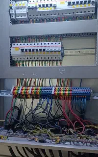 برقکار ساختمان و صنعتی.وخردکاری انجام می‌شود.