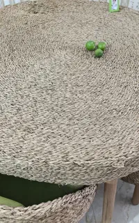 یک عدد میز چهار نفره