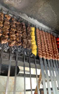 همکار اقا جوان در رستوران