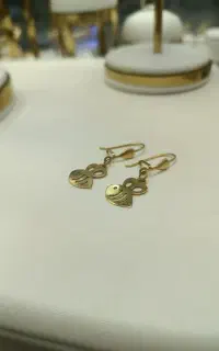 گوشواره زنبوری