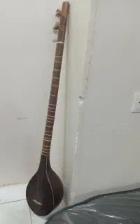 سه تار فروشی