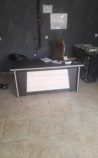 به یک منشی جهت پاسخگوی اژانس