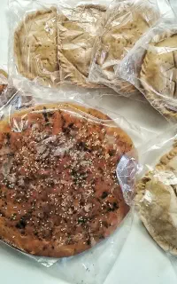 فروش پیراشکی نیمه آماده و نان روغنی خانگی