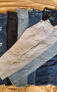 تعدادی شلوار لی سایز ۳۶ و ۳۸
