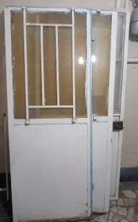 در فروشی
