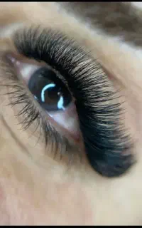خدمات حرفه ای لوکس اکستنشن مژه