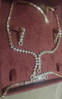 تعدادی بدلیجات مشابه طلا ابکاری طلا