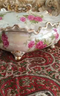شکلات خوری گلسرخی،توضیحات رو‌ بخونید لطفا