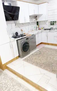 100متری/ دارای حیاط خلوت//خوش نقشه/زمین شهرداری