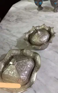 یک جفت قندان و شکلات خوری قدیمی
