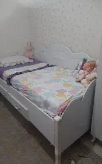 تخت دخترانه