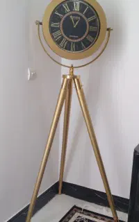 ساعت ایستاده