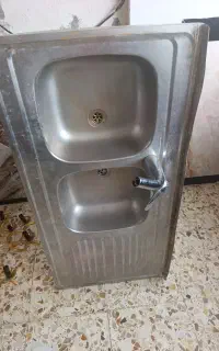 سینک ظرفشویی با شیر اهرمی