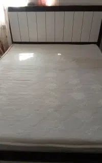تخت دونفره سالم و شیک