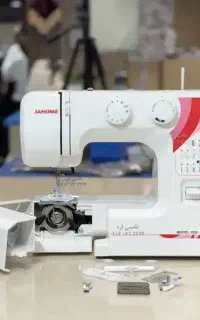 چرغ خیاطی ژانومه ژاپنی اصل مدل ۸۰۱ با میز و وسایل