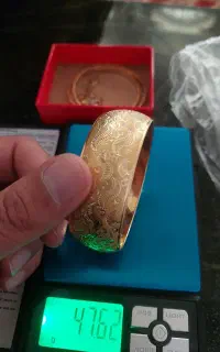 ۴۸ گرم طلا    ۱۰۰ بالای تابلو