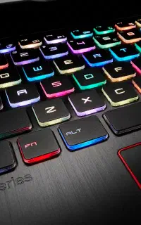 فروشنده و خریدار لپتاپ و کامپیوتر