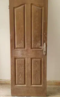 فردش یک عدد درب چوبی به همراه چارچوب آهنی