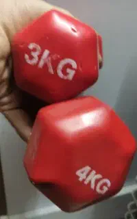 دمبل ۳و ۴کیلوگرم