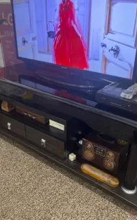 میز تلوزیون قیمت مناسب و درحد نو