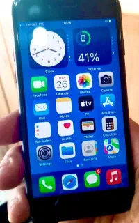 گوشی ایفون (اپل 8)