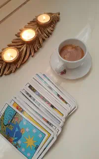 طالع بینی کف بینی آینه بینی