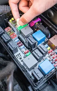 برق کشی خودرو و تنظیم موتور به صورت سیار در محل