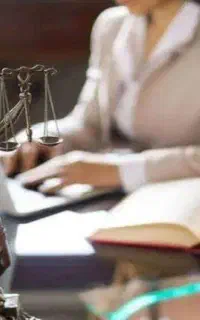 وکیل پایه یک دادگستری