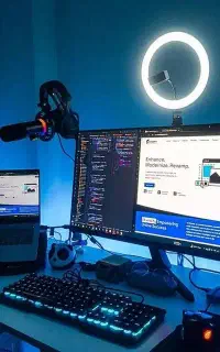 اپراتور خانم برای کافی نت