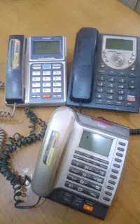 تلفن رومیزی ۳ عدد(نیاز به تعمیر)